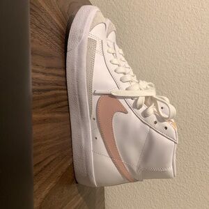 Nike Blazer Mid ‘77